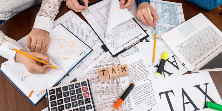 Tax Brackets and Deductions: Essential Year-End Updates Every Taxpayer Should Know